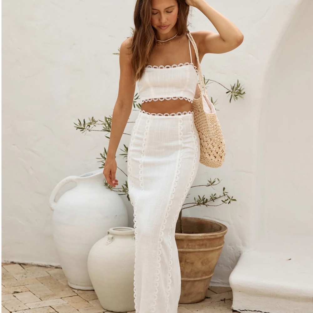 Elegant White Maxi Dress